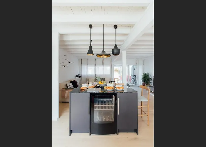 Calypso Beautiful House In Quiet Area Close To Center *